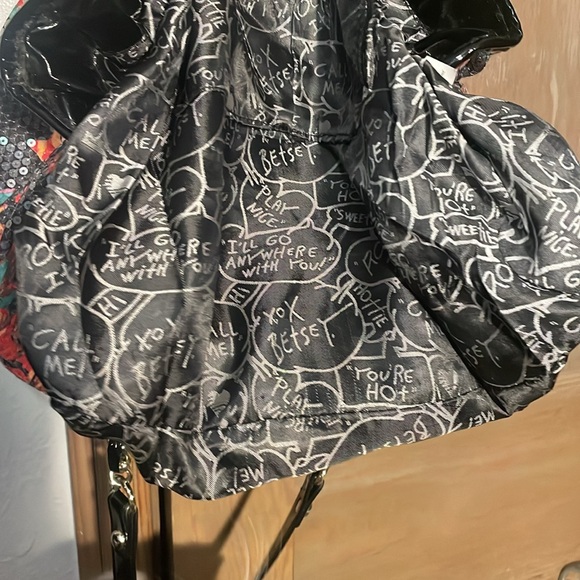 Betsey Johnson Sequin Rose Floral Purse excellent condition. - Picture 13 of 13